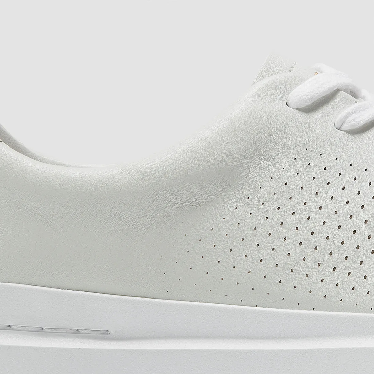 Men's GrandPrø Rally Laser Cut Sneakers